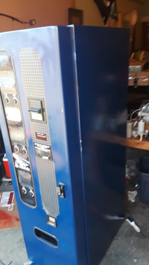 Slim five slot vending machine for Sale in NO FORT MYERS, FL OfferUp