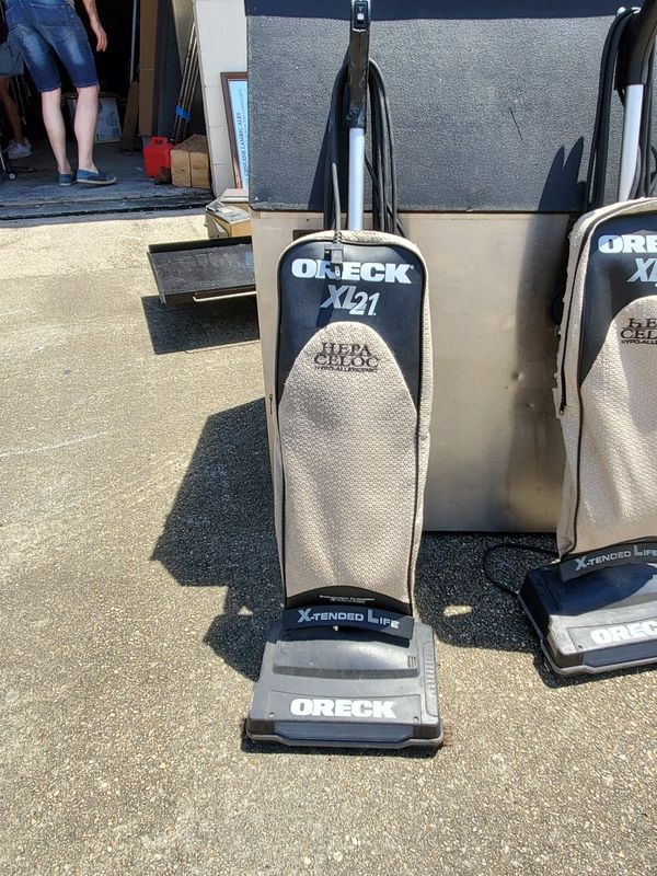 2 commercial grade vacuums good condition for Sale in New Orleans, LA