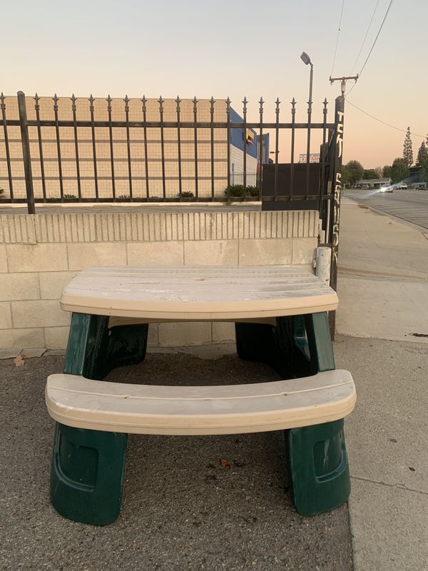 Rubbermaid Step 2 Picnic Bench for Sale in Rancho Cucamonga, CA OfferUp