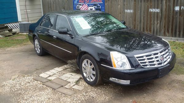 2011 Cadillac DTS platinum for Sale in Houston, TX - OfferUp