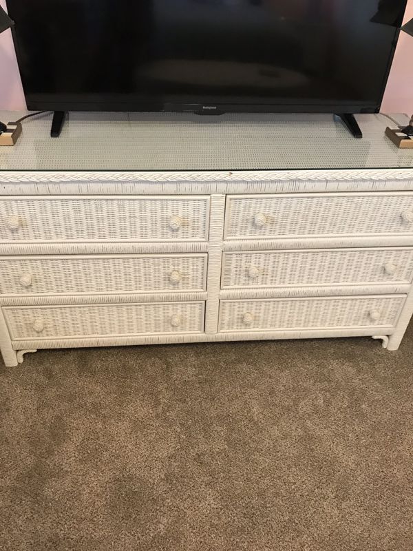 Lexington Henry Link White wicker bedroom furniture for Sale in Phoenix, AZ OfferUp