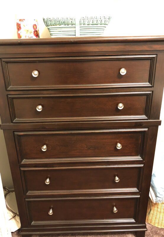 Excellent Cindy Crawford Dresser In Mint Condition Solid Wood For