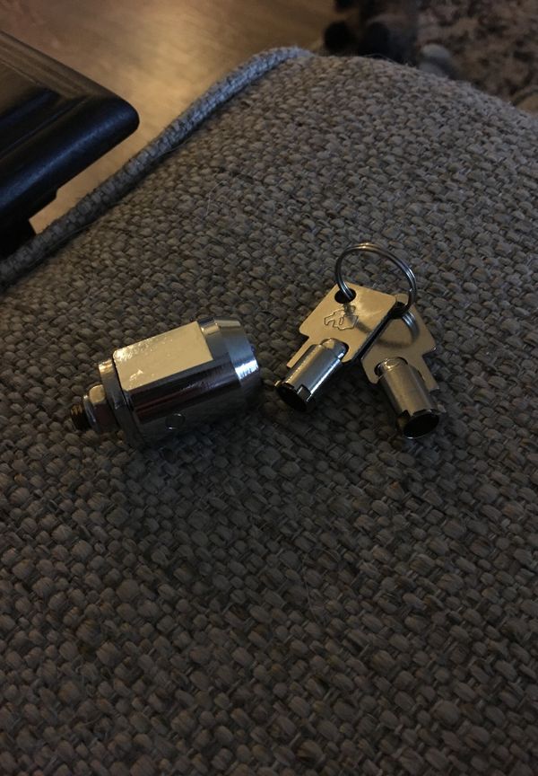 Cylinder lock for storage unit for Sale in Lakeland, FL OfferUp