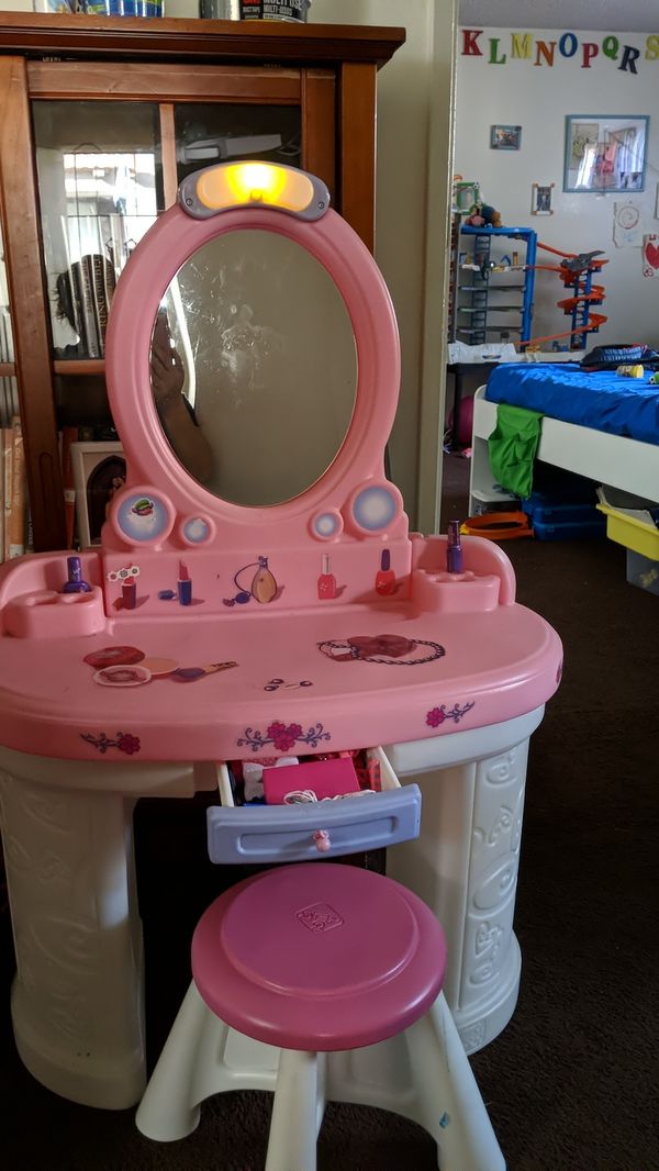 Step 2 vanity for Sale in Pico Rivera, CA OfferUp