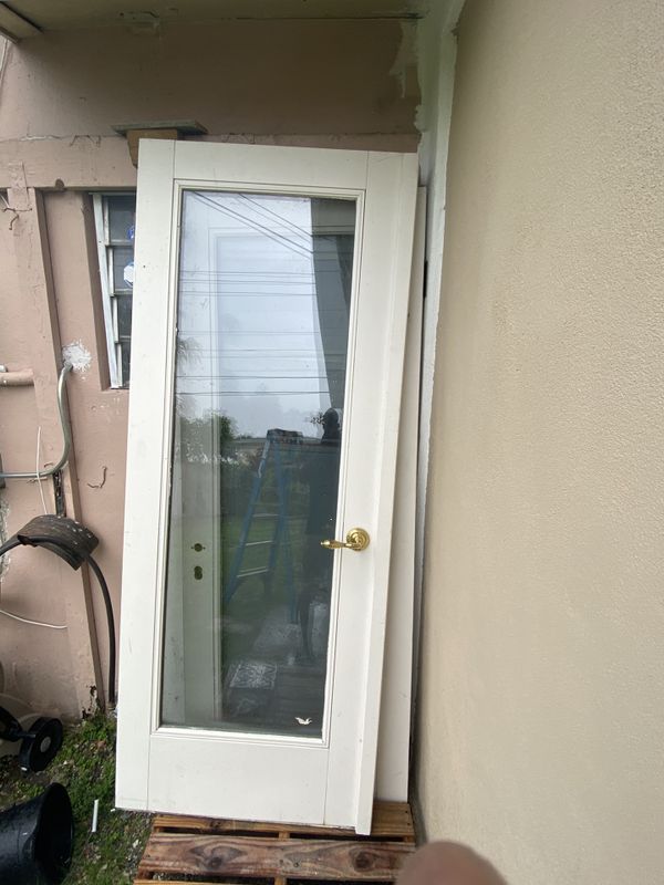 Double Exterior wood full view double doors 60x80 / one