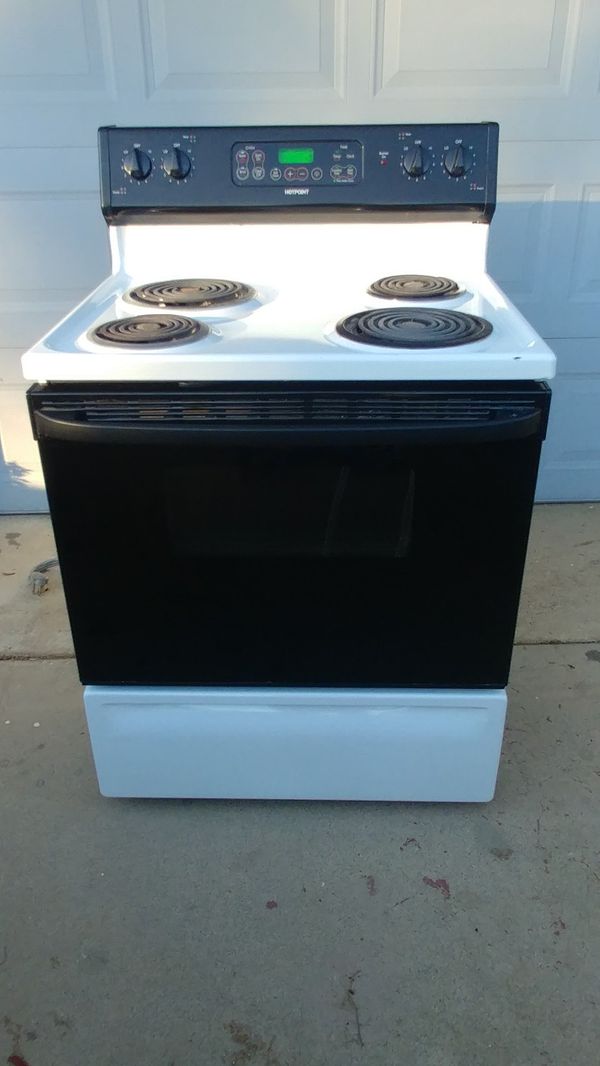 GE Electric Stove and Oven Model 317B6641P001 for Sale in Modesto, CA