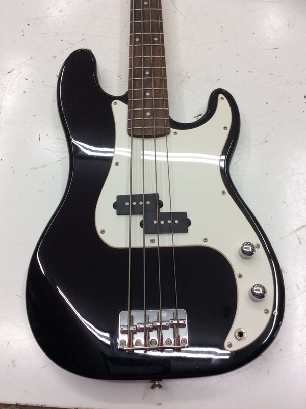 Fender Squier P Bass Guitar for Sale in Los Angeles, CA - OfferUp