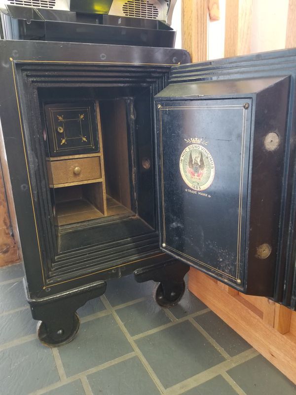 antique victor safes