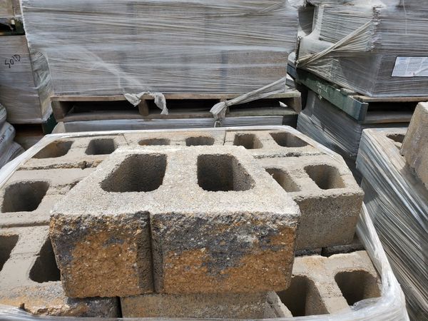 8X18 CEMENT RETAINING BLOCK $295 PER PALLET 45 PCS( FOR WALLS UP TO 6