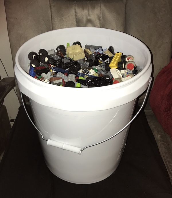 5 gallon bucket of Legos for Sale in Puyallup, WA OfferUp