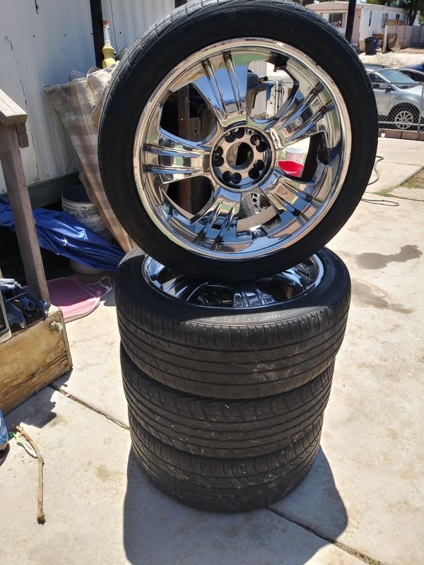 20 in. Chrome wheels 5 lug universal for Sale in North Las Vegas, NV