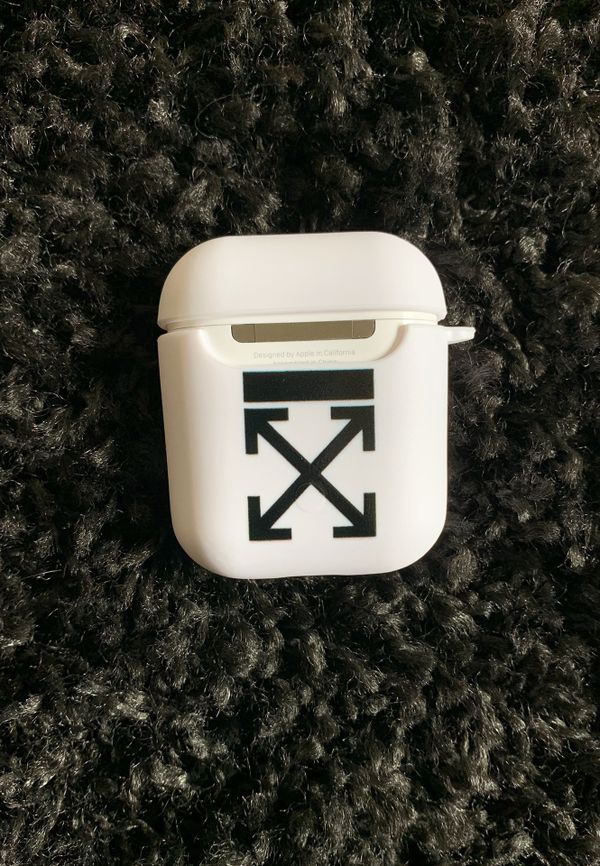 CASE for AirPods (Off White) for Sale in Pearland, TX - OfferUp