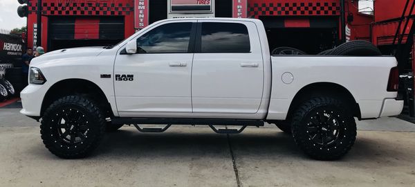 2017 Dodge Ram 1500 7” lift kit for Sale in Houston, TX - OfferUp