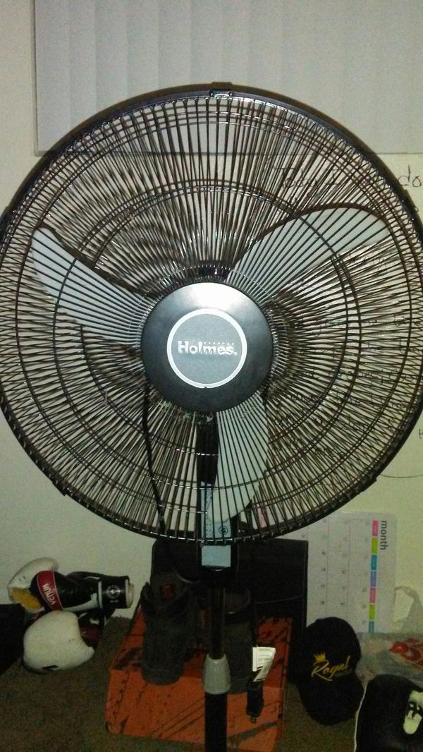 Holmes 18 Inch Remote Control Stand Fan for Sale in Phoenix, AZ - OfferUp