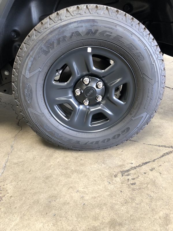 2018 Jeep Wrangler JL wheels and tires 245/75 R17 5 of them for Sale in ...