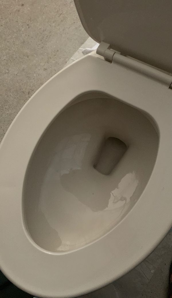 American Standard toilet —cream/almond color for Sale in Virginia Beach