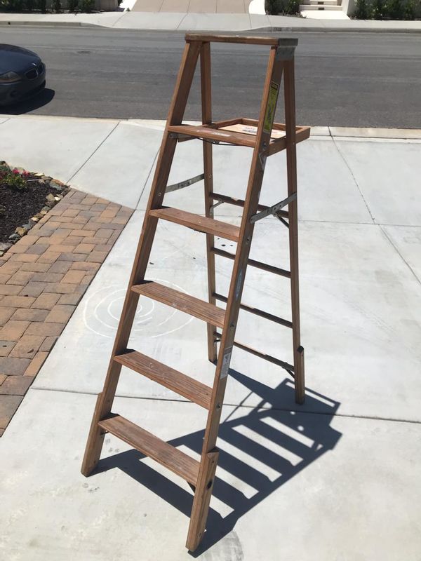 6 ft wooden ladder for Sale in Carlsbad, CA - OfferUp