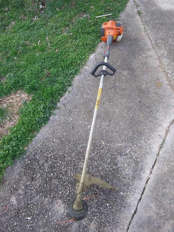 Husqvarna 223L straight shaft weed eater for Sale in Aragon, GA - OfferUp