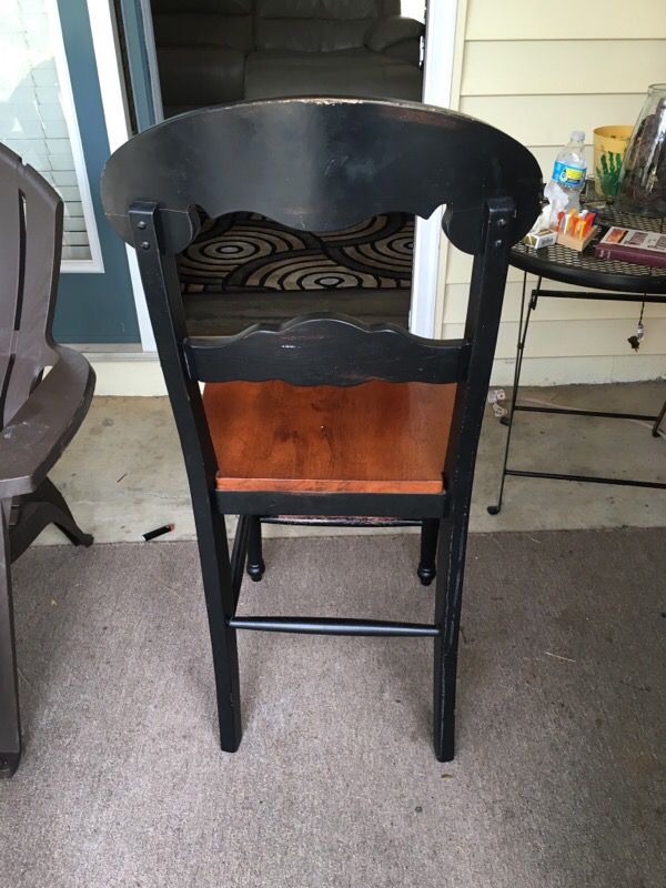 Kuolin Dining Table for Sale in Clayton, NC - OfferUp