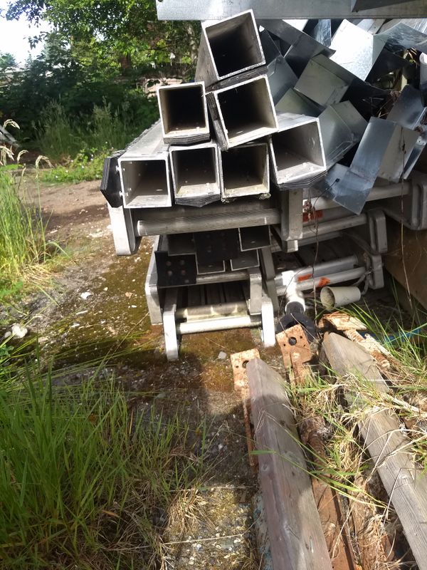 Aluminium pump jack scaffolding planks 20 foot and poles for Sale in