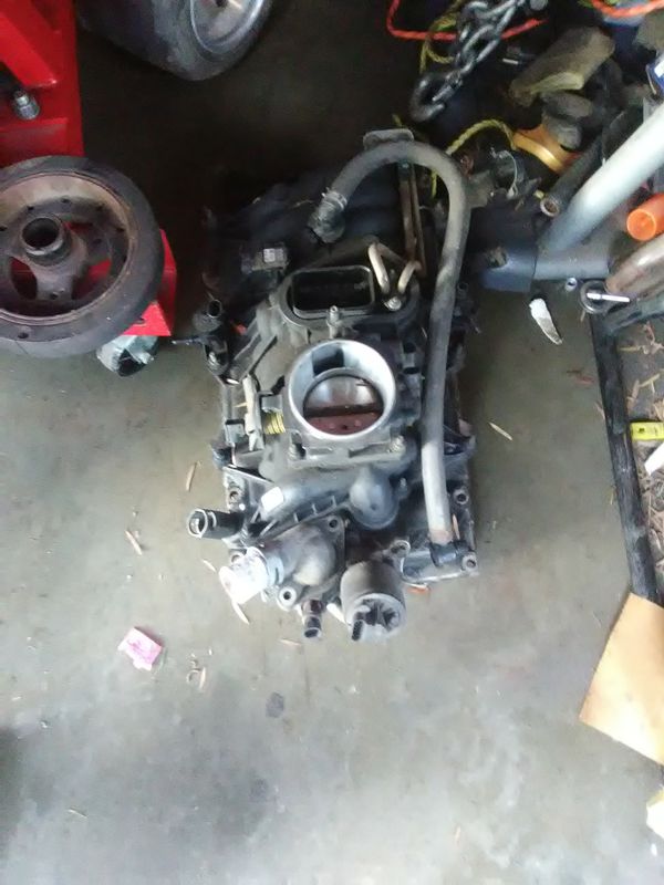 1999 Chevy Tahoe 5.7 intake manifold ed for Sale in