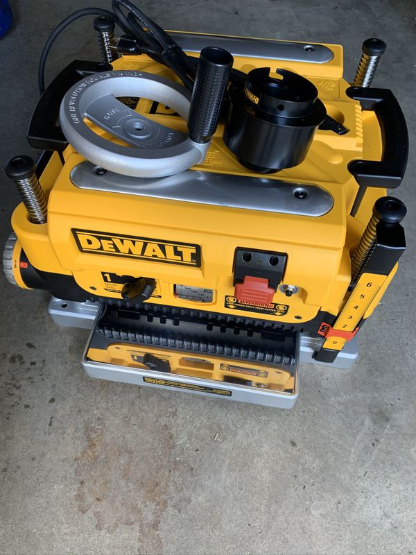 Dewalt 12-in w 15 amp 3-blade benchtop planer for Sale in Renton, WA ...