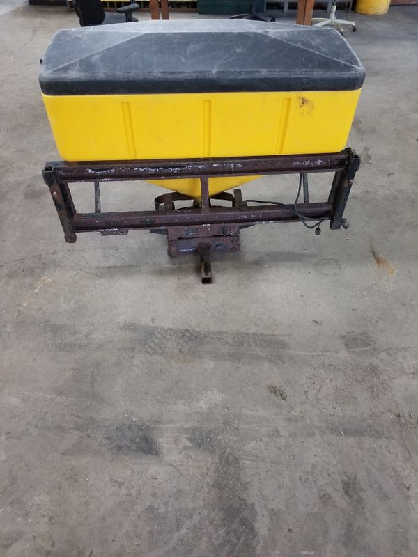 SNOWEX PRO 1075 HITCH TRUCK SALT SPREADER for Sale in Melrose Park, IL