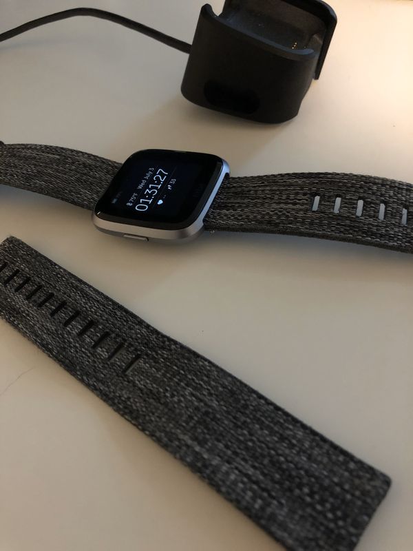 buy used fitbit versa