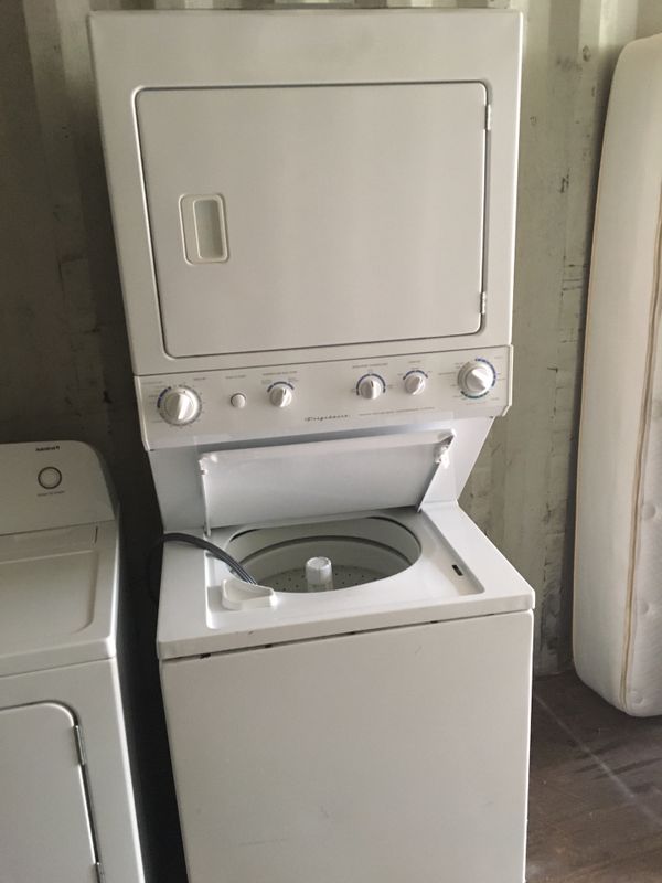 FRIGIDAIRE STACKABLE WASHER AND DRYER COMBO 27 " wide for Sale in Palm