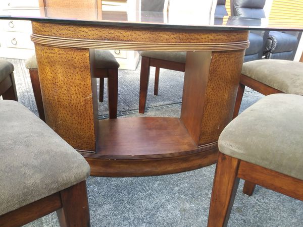 Ashley Furniture Ostrich Detail Dining Room Table Chairs For Sale