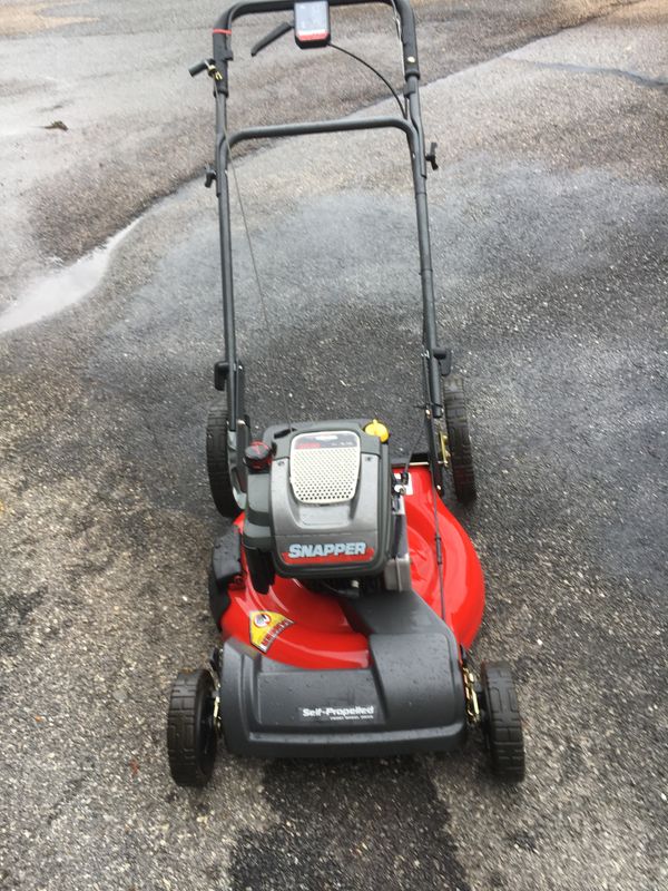 Snapper self propelled 22 in., 6.75 hp., walk behind mower, large rear