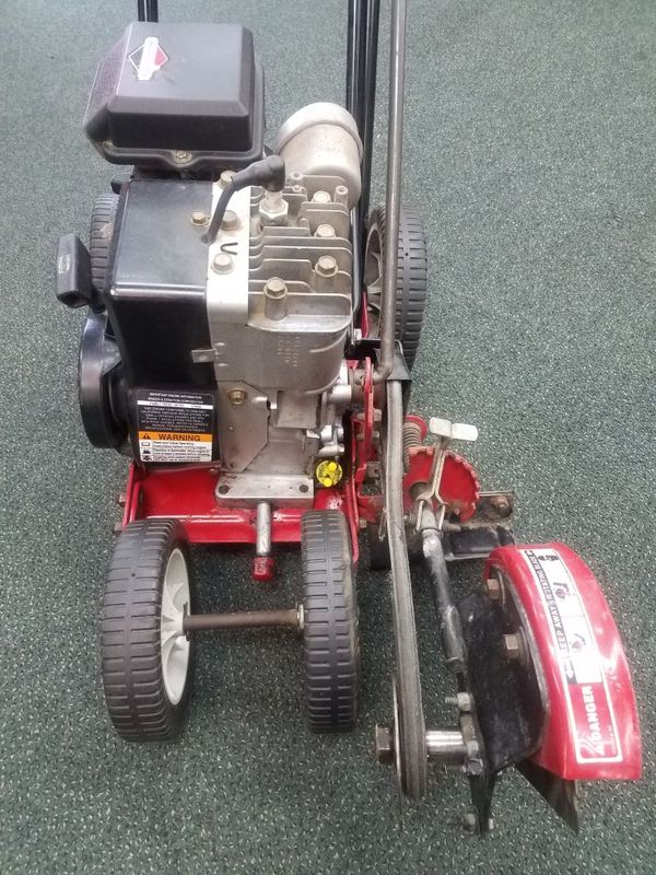 Yard Machines 3.5HP Edger Briggs & Stratton Motor for Sale in Milwaukee ...