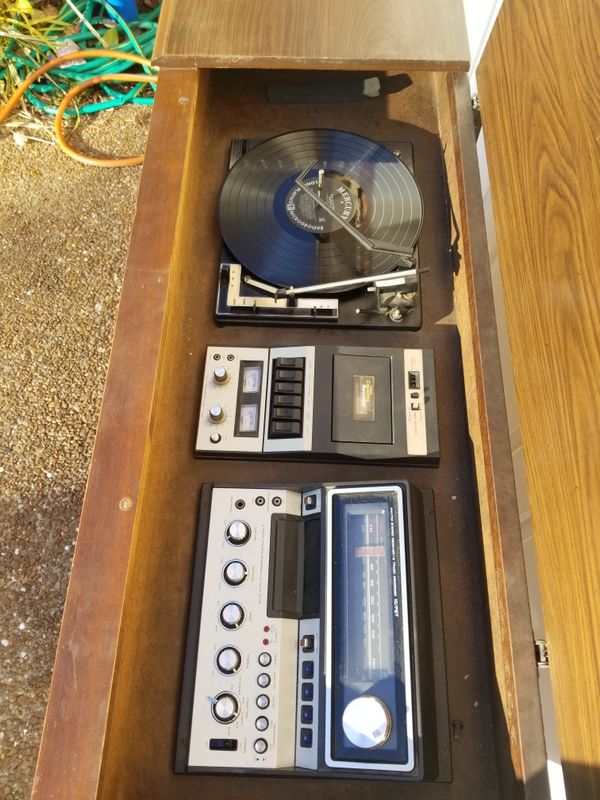 Soundesign Classic 595 Stereo Console for Sale in Nashville, TN OfferUp