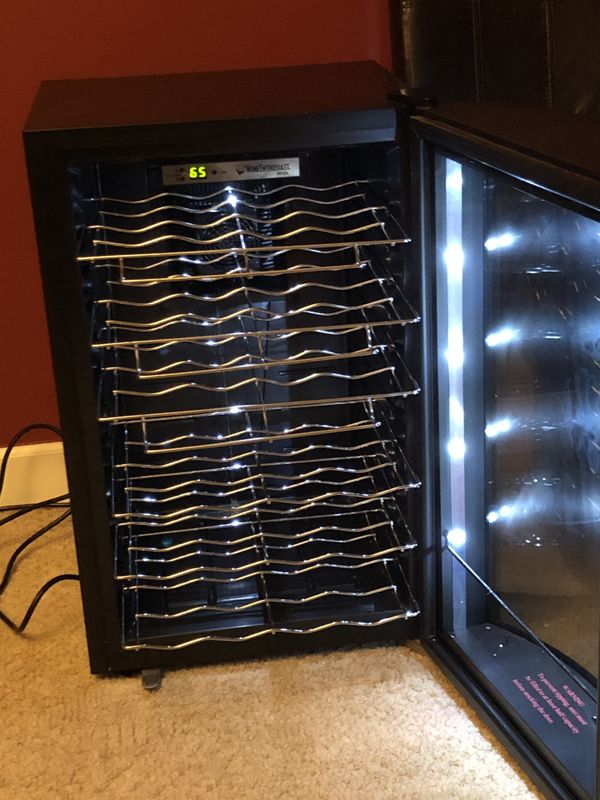 Wine Enthusiast 24 bottle wine cooler for Sale in Roxbury Township, NJ