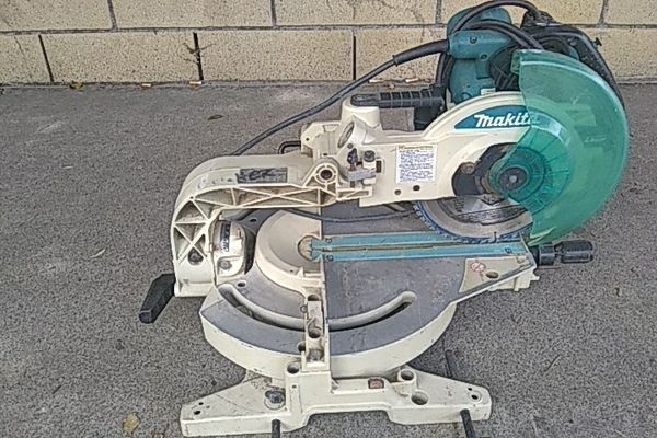 Makita Ls1013FL for Sale in Santa Ana, CA - OfferUp