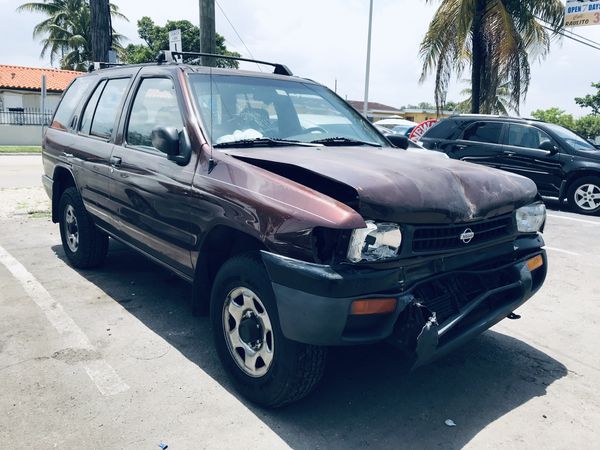 1997 Nissan Pathfinder Parts Piezas for Sale in Hialeah, FL - OfferUp