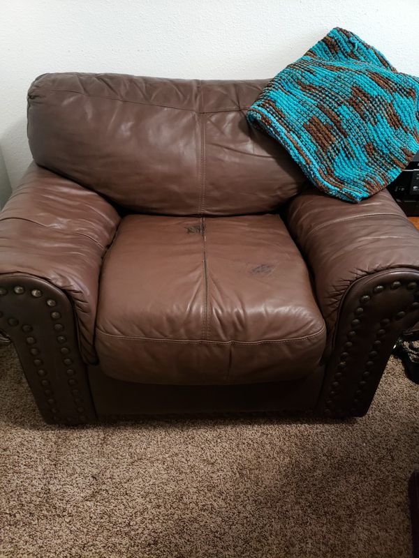 Oversized genuine leather chair for Sale in Austin, TX - OfferUp