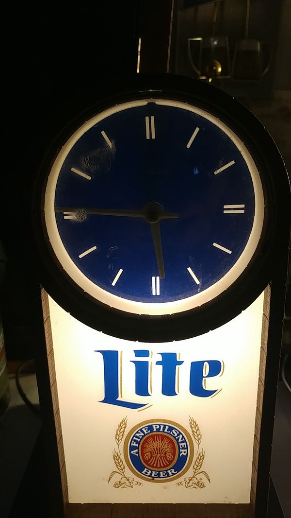 Vintage MIller Light Beer Clock for Sale in Paxton, IL OfferUp