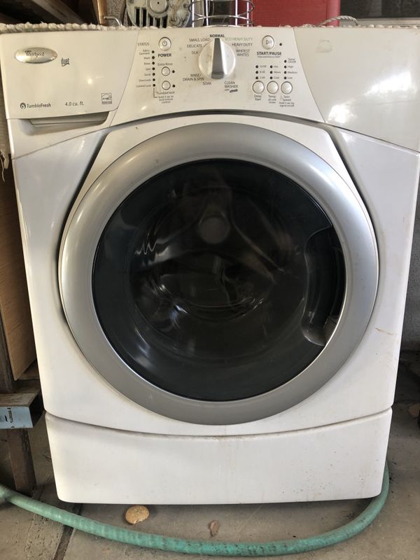 Whirlpool TumbleFresh 4.0 cu. ft washer for Sale in Bakersfield, CA
