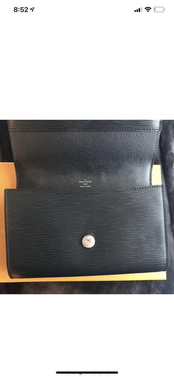 New Authentic Louis Vuitton Clery Epi Leather Clutch Crossbody for Sale in San Diego, CA - OfferUp