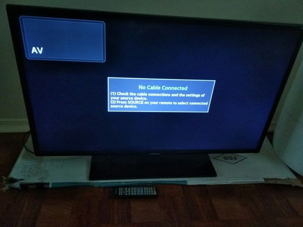43 inch Samsung TV with remote in a 22in old fashioned JVC with remote for Sale in Bossier City, LA - OfferUp