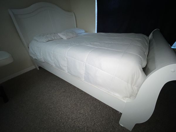 BEAUTIFUL WHITE BED FRAME + MATTRESS! for Sale in Tampa ...