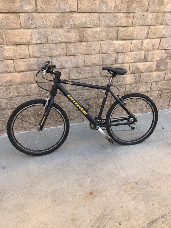 CANNONDALE F400 MOUNTAIN BIKE good condition for Sale in Los Angeles