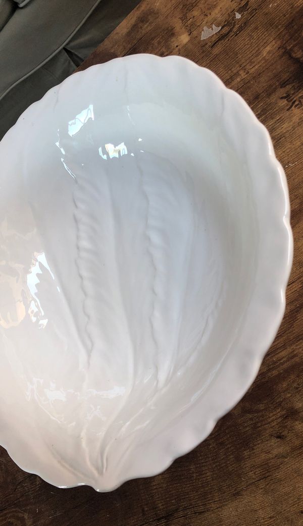 Beautiful Large WilliamsSonoma White Serving Bowl for Sale in San
