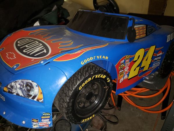 Kids Jeff Gordon race car with charger for Sale in Tacoma, WA - OfferUp