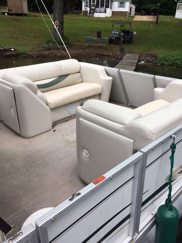 2005 Crest III Classic 22’ Pontoon Boat for Sale in Boiling Springs, SC