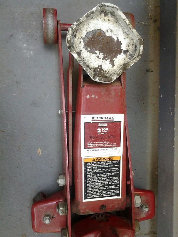 2 ton BLACKHAWK hydraulic floor jack, asking 39.00 for Sale in Bothell