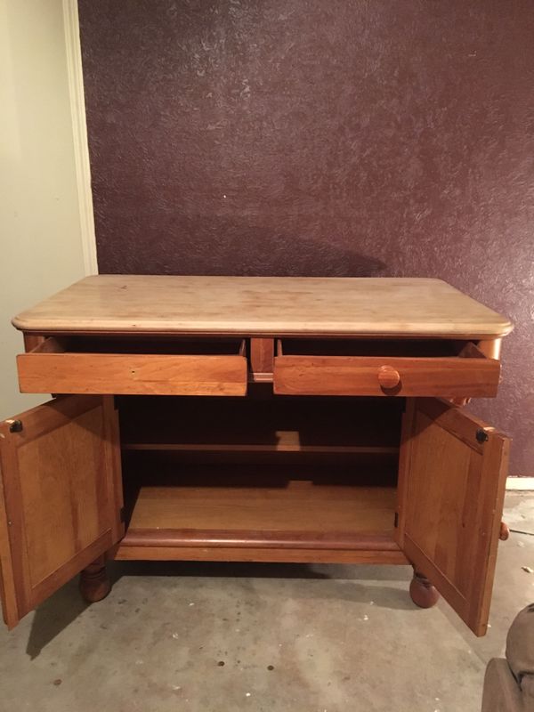 LexingtonFurniture Palmer Home Collection KitchenIslandTable for