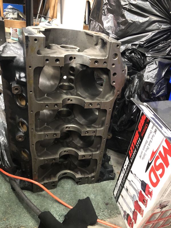 351 Ford Cleveland Block 4 bolt main with caps for Sale in Snohomish