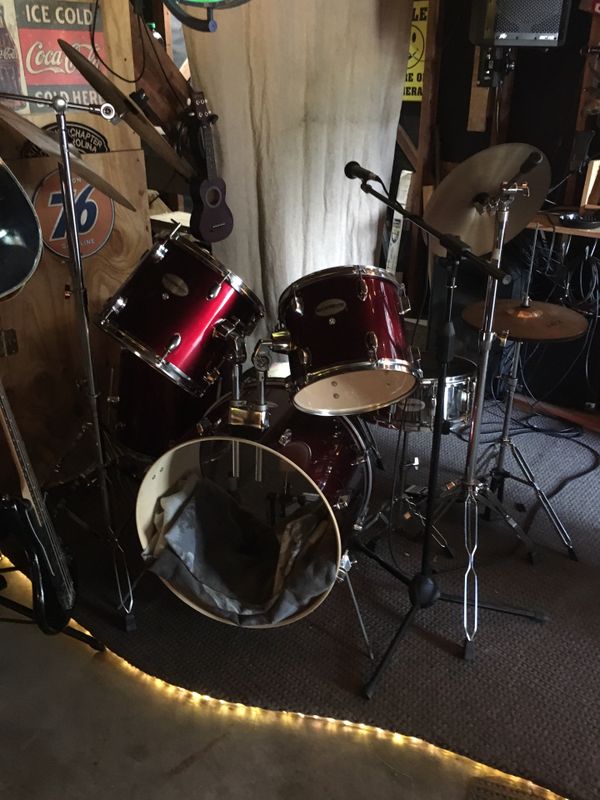 9 piece drum set with extra cymbals for Sale in Suffolk, VA OfferUp